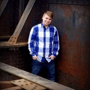 Meet your Posher, Max